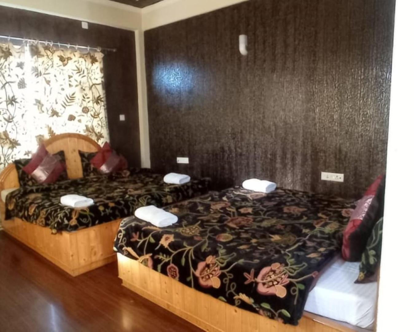 Hotel Shefaf Durgjan Екстериор снимка