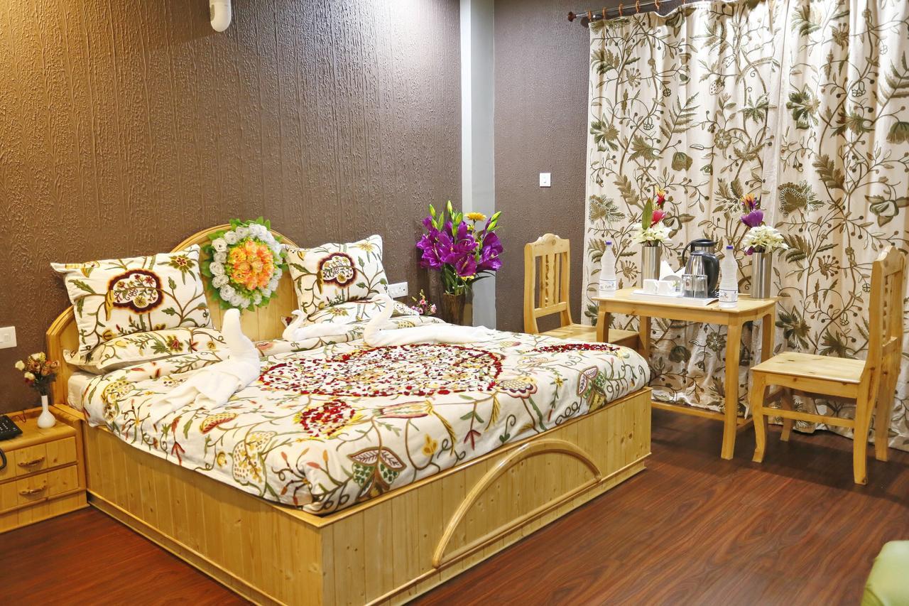 Hotel Shefaf Durgjan Екстериор снимка