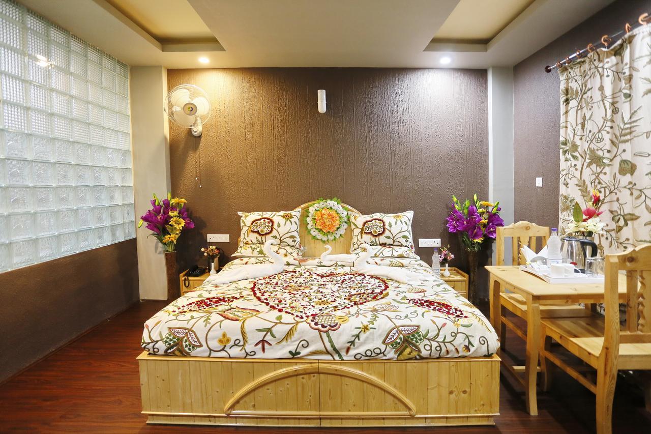 Hotel Shefaf Durgjan Екстериор снимка