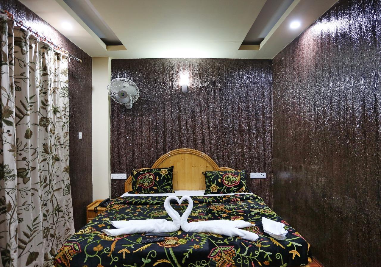 Hotel Shefaf Durgjan Екстериор снимка