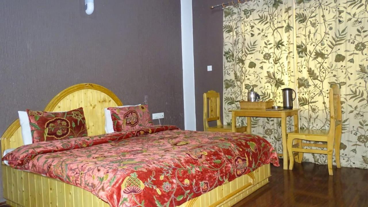 Hotel Shefaf Durgjan Екстериор снимка